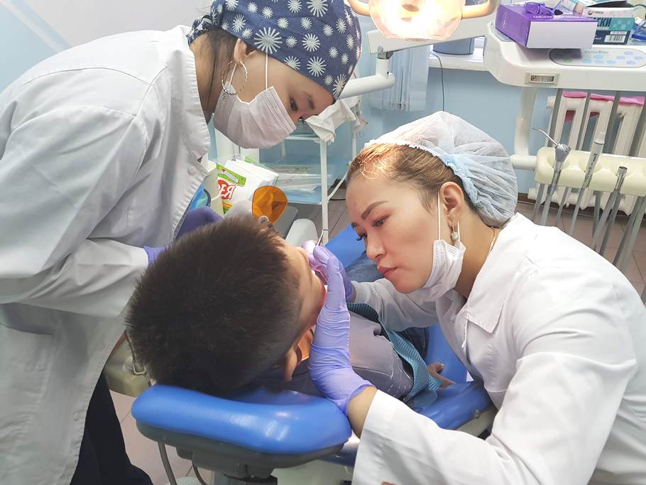 Стоматология кгму. КГМУ стомат. КГМА стоматология. Стоматологи КГМА Бишкек.